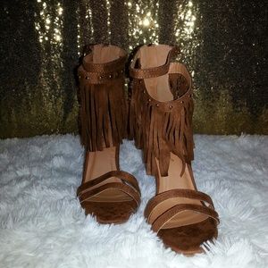 Heels with fringe